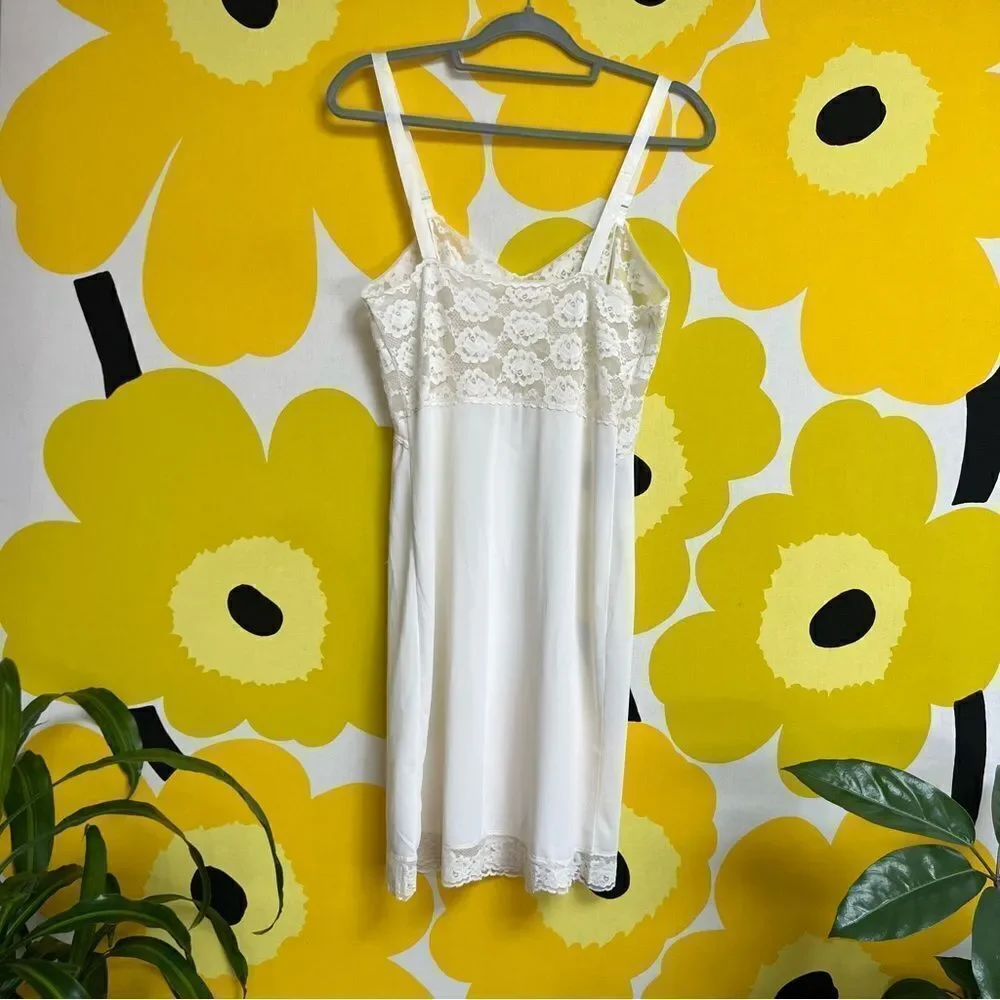 Sweet Vintage 1960s Deena Fine Lingerie Lace Bust White Slip Dress - Picture 3 of 4
